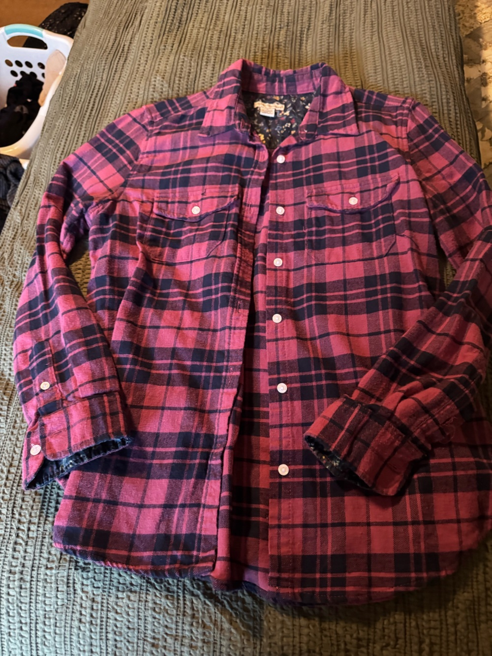 Tailor Vintage Pink and Navy Plaid Button-Down Shirt Size Medium